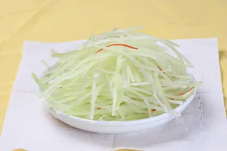 冰镇青笋丝  10元