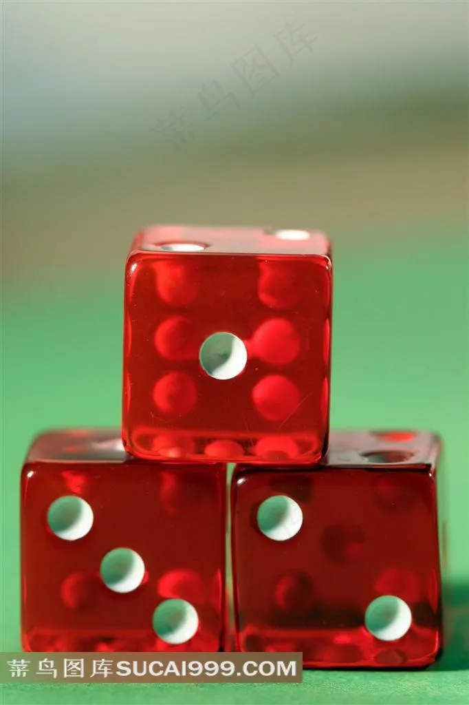 叠加的红色骰子素材