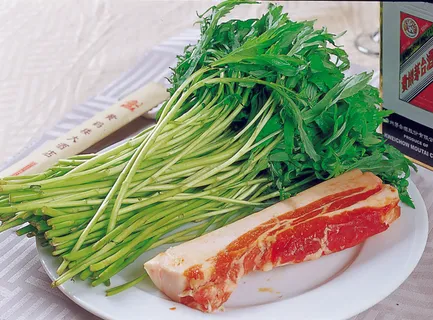腊肉炒泥蒿  腊肉炒泥蒿
