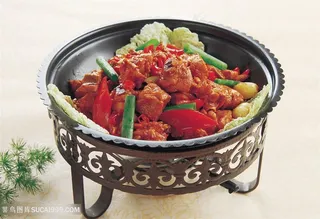 中华美食干锅土鸡摄影图