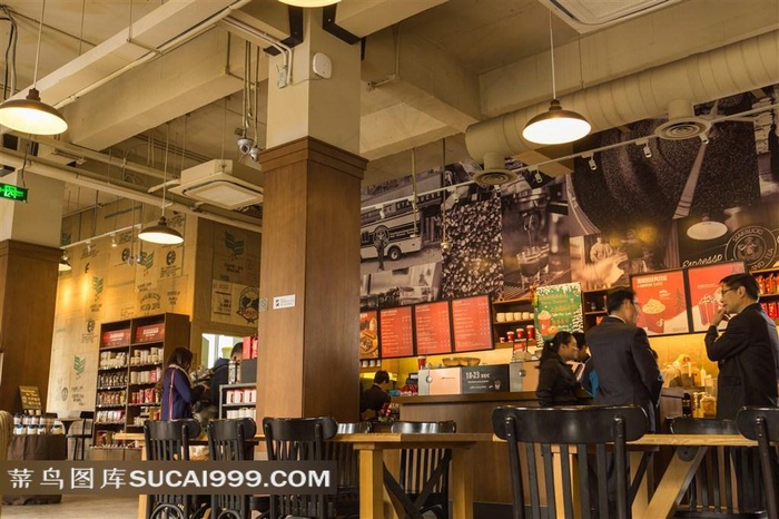 咖啡厅里的人们