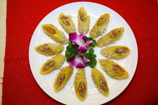  脆皮加积鸭丝卷　 