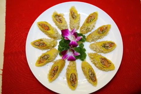 脆皮加积鸭丝卷    脆皮加积鸭丝卷