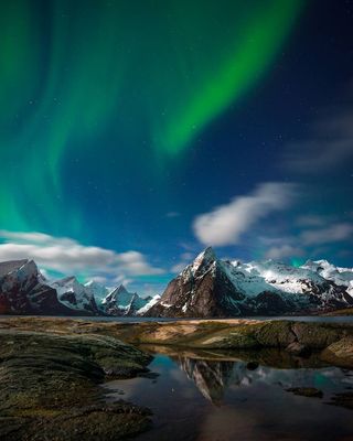 绿色极光壁纸图片