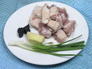 0711a-823瓦罐鹅肉