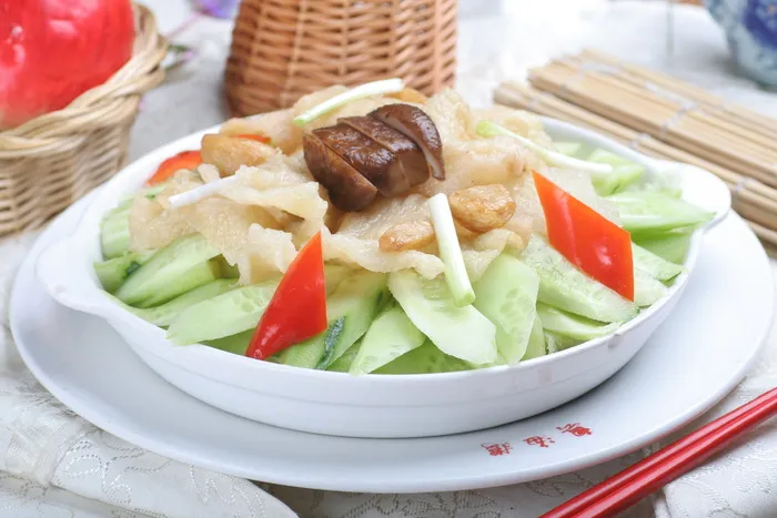 冬菜清煮鱼肚 