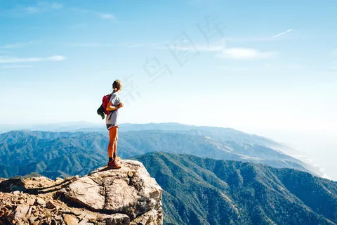 美女户外登山图片 美女户外登山图片