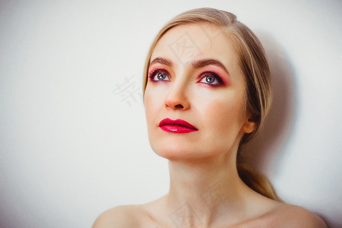 欧美美女彩妆头像图片