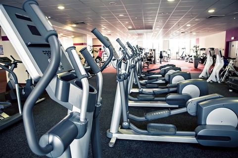 大型健身俱乐部图片