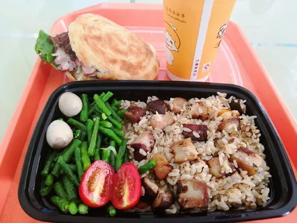 烤肉焖饭003 烤肉焖饭003