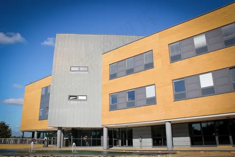 萨里大学图片 萨里大学图片