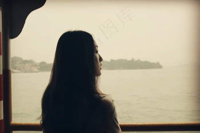 侧颜美女图片