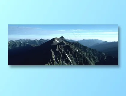 蓝天下的山峰山岭 蓝天下的山峰山岭
