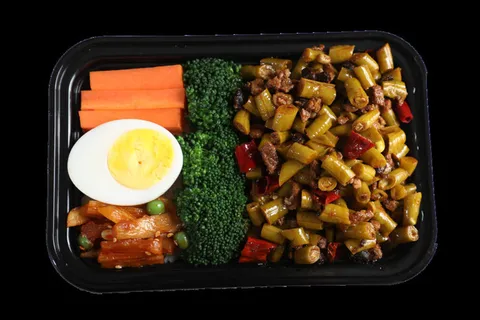 肉末酸豆角快餐盖浇饭产品成品高清大图餐盒装夜市小吃免扣