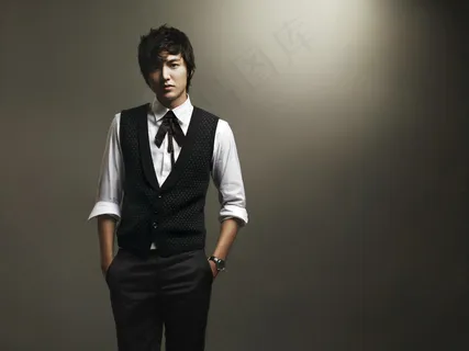 韩国李明浩图片下载