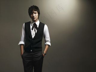 韩国李明浩图片下载