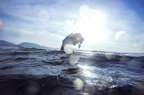 海中亲吻背影 海中亲吻背影
