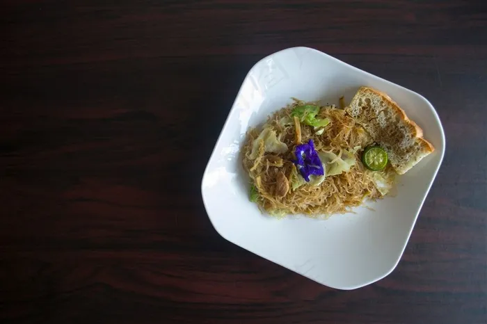 精美白盘子美食图片