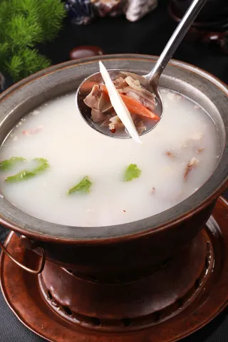 铜锅炖羊杂38元一份 (2)