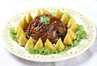 03  金银山菌扣肉-桃花园