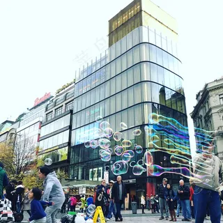 布拉格街头人图片 布拉格街头人图片