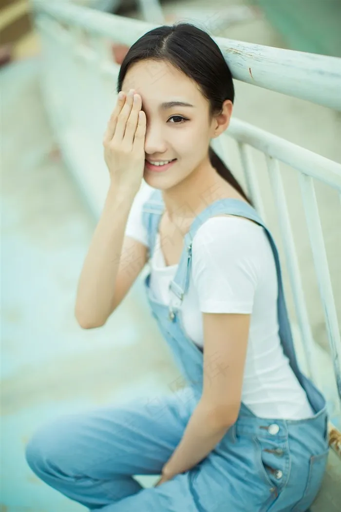 校园清秀美女学生妹写真图片
