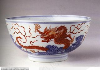 中华传统-褐色的龙花纹瓷碗