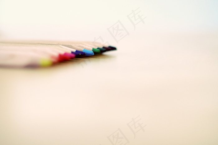 彩色铅笔背景图片