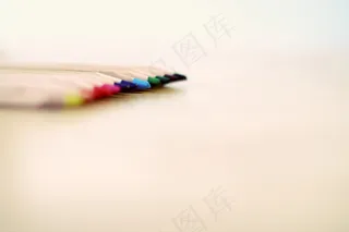 彩色铅笔背景图片