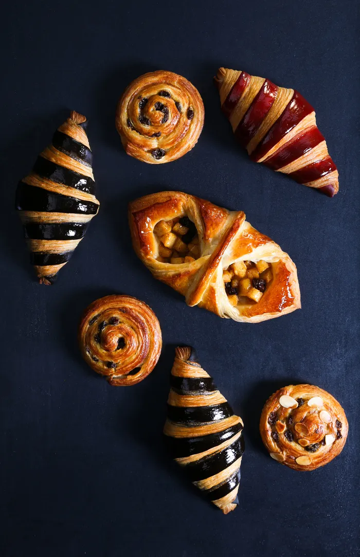 蛋糕店小蛋糕慕斯美食甜品图片