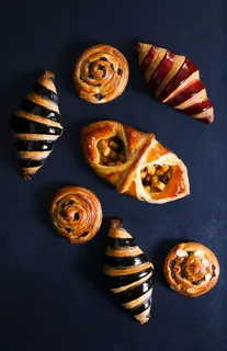 蛋糕店小蛋糕慕斯美食甜品图片