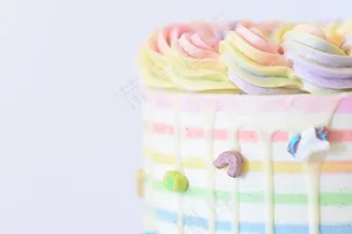 彩虹奶油蛋糕图片