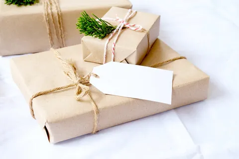 圣诞节礼物盒圣诞球元素装饰场景特写近景(64)