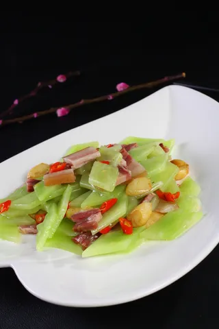 R01295农家腊肉香莴笋 (1)