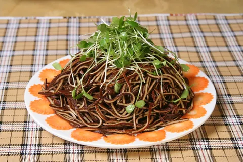 椿苗黑豆腐丝