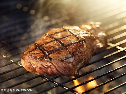 碳烤冒烟牛排图片
