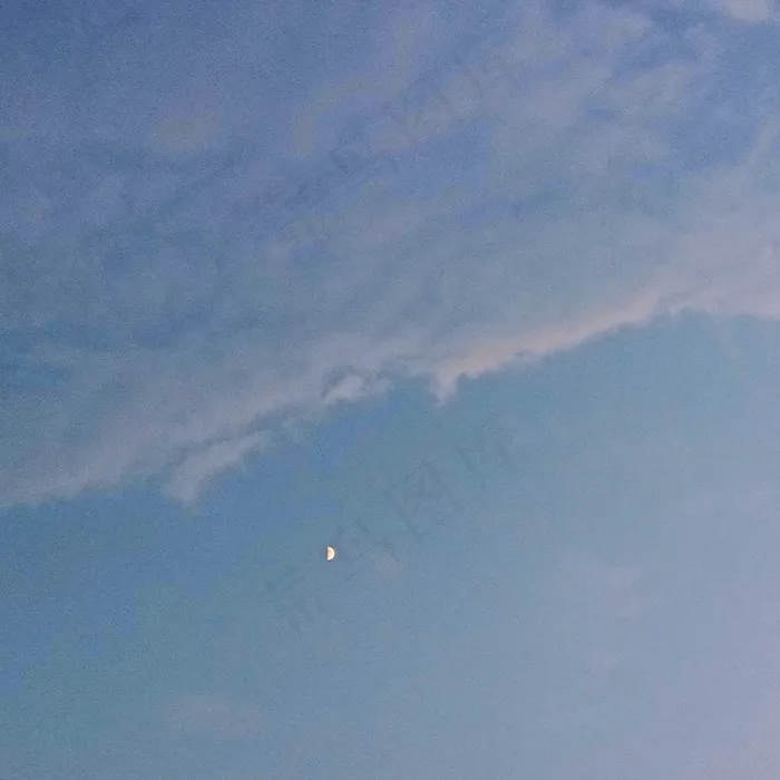 简约动漫风夜幕月牙