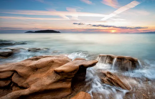 岩石石块流水冲击