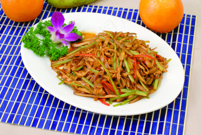  锦绣菌菇炒肉丝