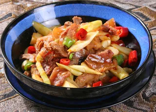 笋炒带皮腊牛肉