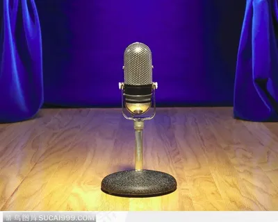 放在地板上的话筒