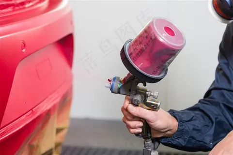 汽车喷漆维修图片