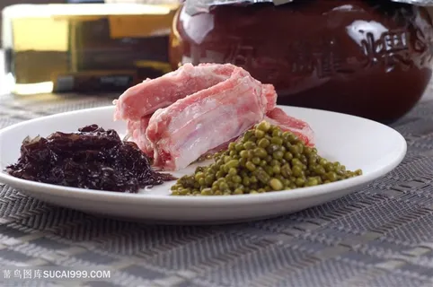 菜绿豆煨排骨 菜绿豆煨排骨