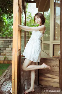 *唯美清纯美女小乔丝滑美腿写真套图