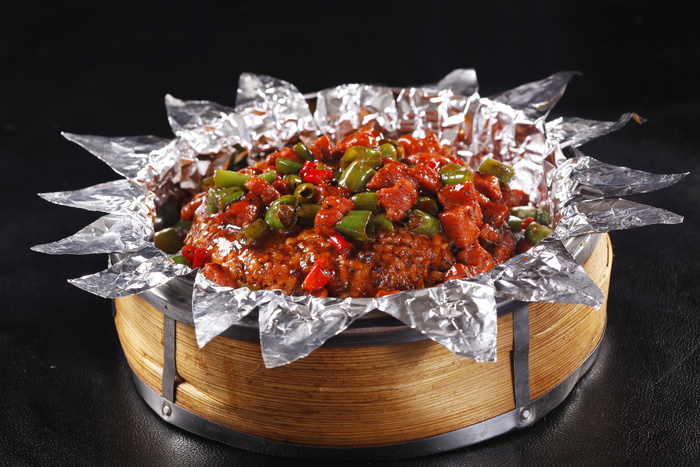 黑椒牛仔粒扒饭