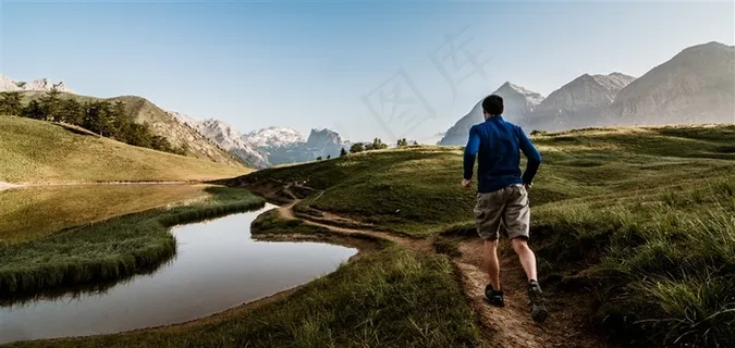 美丽的山水景色与男士高清摄影图片 美丽的山水景色与男士高清摄影图片