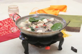 锅仔鲜蘑冻豆腐 16元