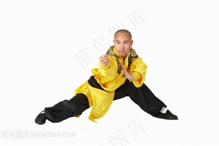 穿黄色衣服打拳的和尚素材