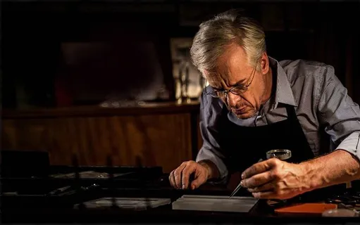 雕刻钟表古典大师 雕刻钟表古典大师