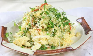 香椿苗炒柴鸡蛋